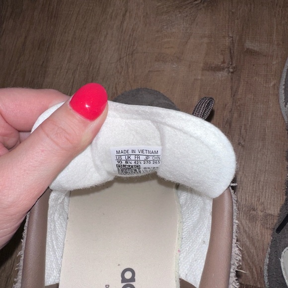 adidas Brown Athletic Shoes with Suede Finish - Picture 4 of 4